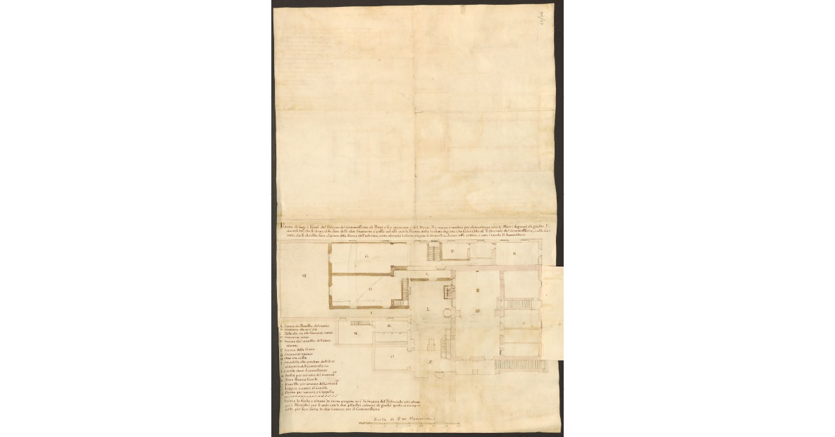 Pianta di tutti i Fondi del Palazzo del Commissario di Prato e sue attenenze, e del Monte Pio nuovo, e vecchio per dimostrare con li Muri segnati di giallo l’accrescimento che si dovrebbe fare delli due Stanzoni è passo ad essi con la Pianta della Scaletta segreta che salirebbe al Tribunale del Commissario, e alle Camere che si direbbe fare al piano della stanza dell’udienza, come alzando la carta piegata di dimostra. I muri rossi restano, e tutti i verdi si leverebbero
