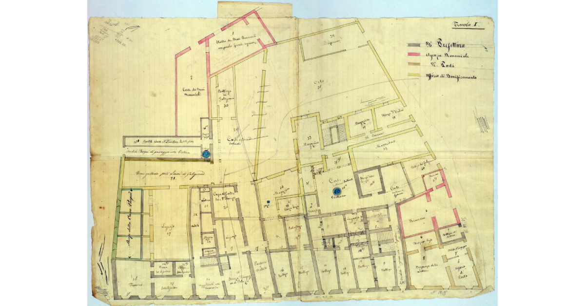 [Pianta dell'intero stabile con l'indicazione dei vari uffici che lo occupano, al piano terreno]